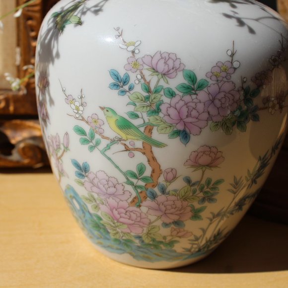 Vintage 1983 Enesco imports Porcelain Vase with Birds & Flower Design - Picture 2 of 7